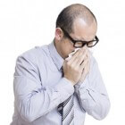 Verstopte neus: oorzaak en wat te doen bij neusverstopping?