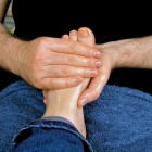 Peesplaatontsteking voet: symptomen, oorzaak en behandeling