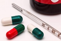 Langdurig gebruik van NSAID's kunnen een maagbloeding veroorzaken / Bron: Stevepb, Pixabay